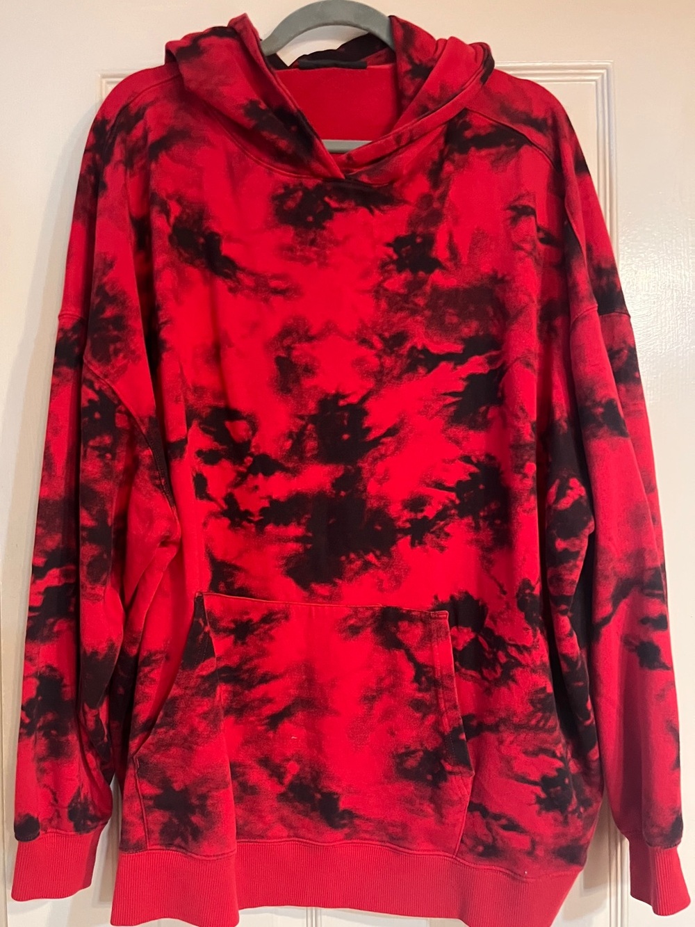 No Boundaries Red and Black Tie-Dye Hoodie Sweatshirt
